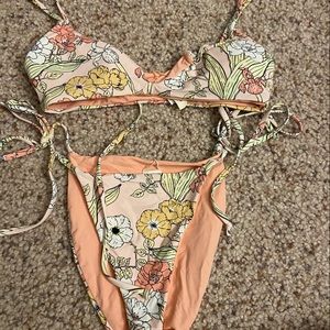 Dippin daisy’s reversible bikini
